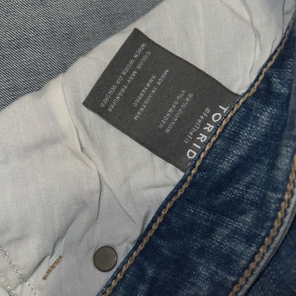 TORRID SZ 18 Crop boyfriend vintage stretch - Picture 7 of 7